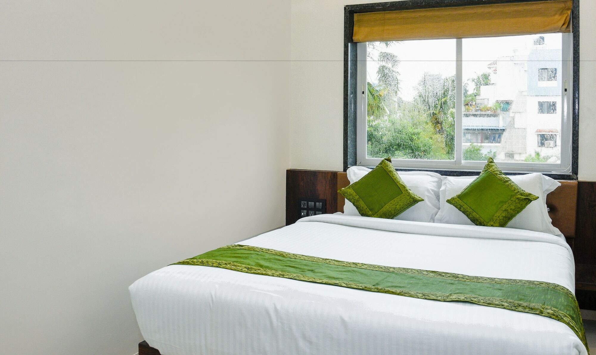 Treebo Malhaar Regency Hotel Chinchvad Exterior photo